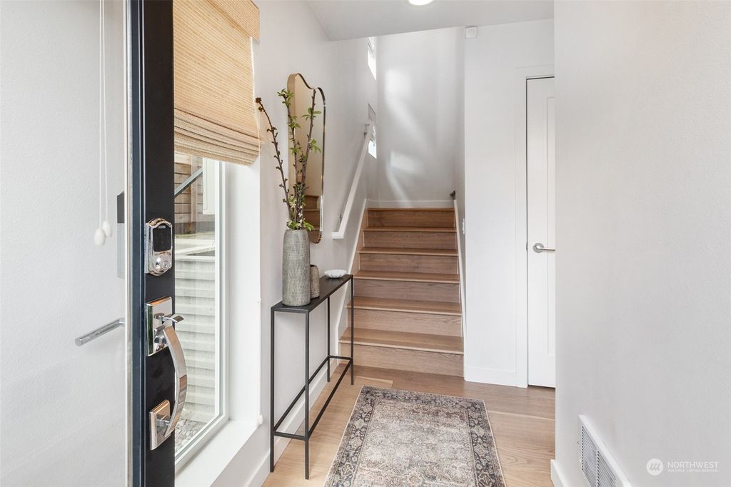 Photo of 2514 Yale Avenue E #B, Seattle, WA 98102 (MLS # 2059837)