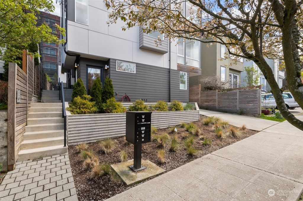 Photo of 2514 Yale Avenue E #B, Seattle, WA 98102 (MLS # 2059837)
