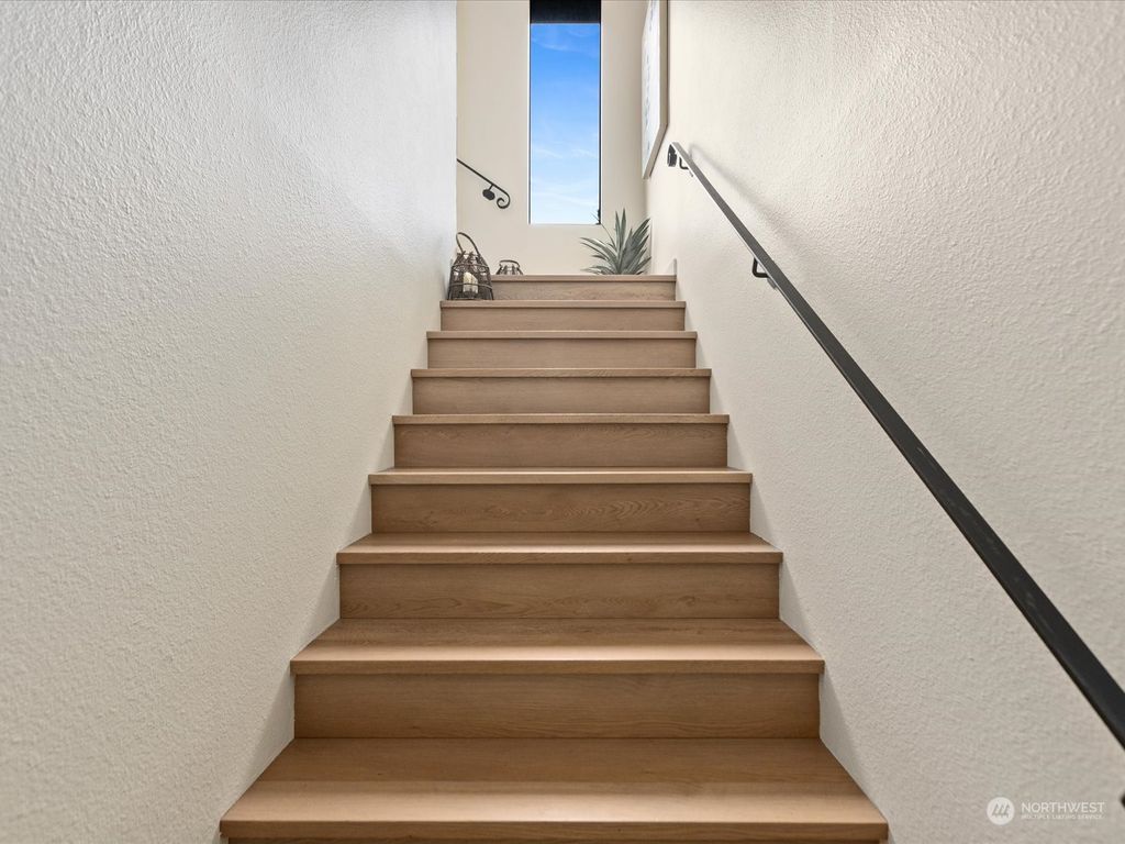 Photo of 3401 Oakes Avenue #4, Everett, WA 98201 (MLS # 2240604)