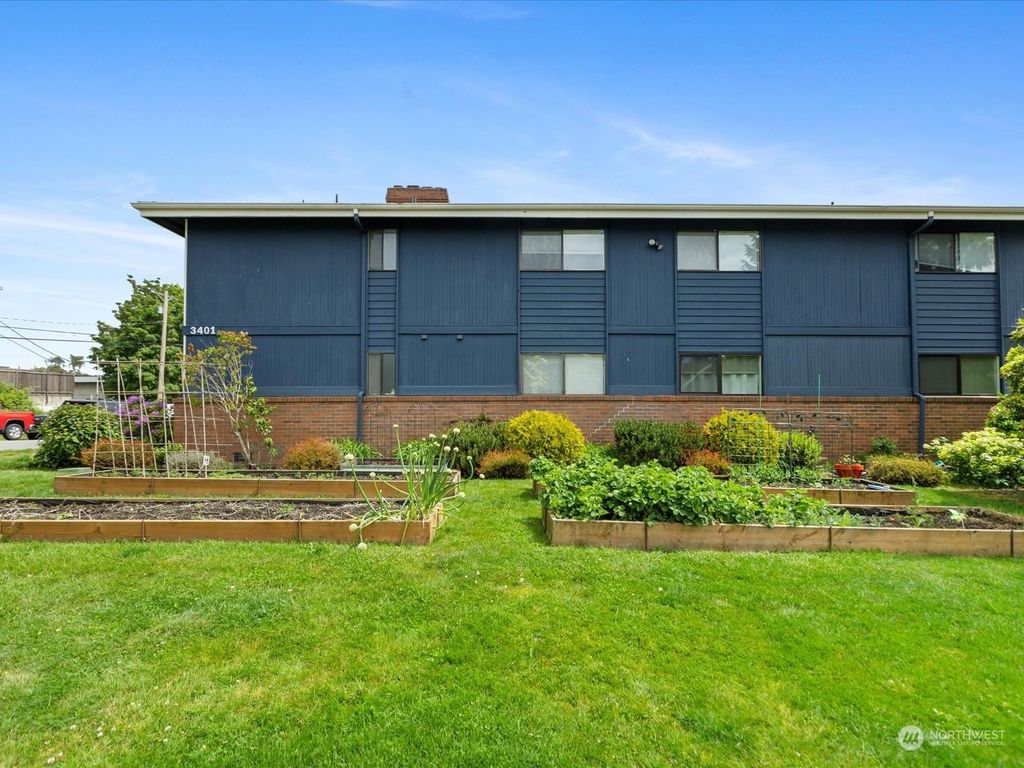 Photo of 3401 Oakes Avenue #4, Everett, WA 98201 (MLS # 2240604)