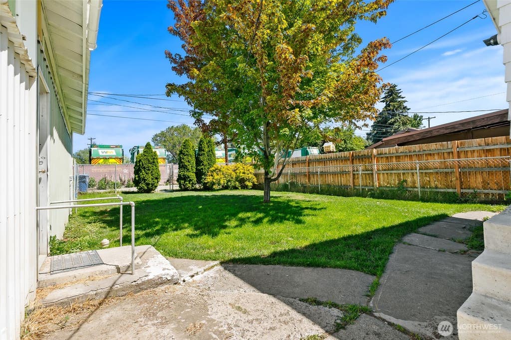 Photo of 604 N Pacific Street, Ellensburg, WA 98926 (MLS # 2542951)