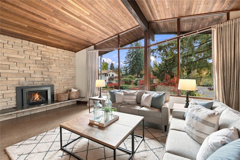 Photo of 606 N 178th Street, Shoreline, WA 98133 (MLS # 2598730)
