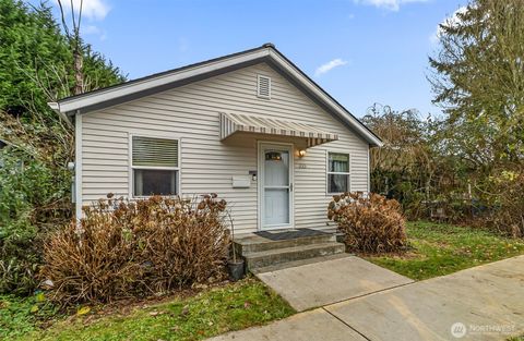 Photo of 335 N Madision Street, Monroe, WA 98272 (MLS # 2458865)