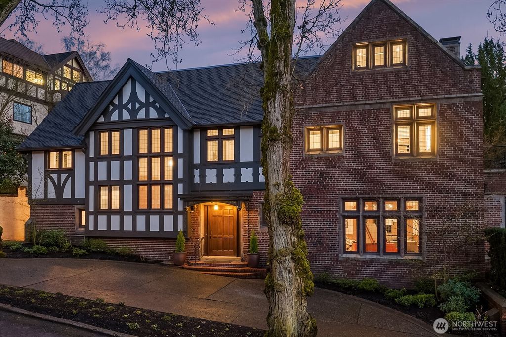 Photo of 803 E Prospect Street, Seattle, WA 98102 (MLS # 2491348)