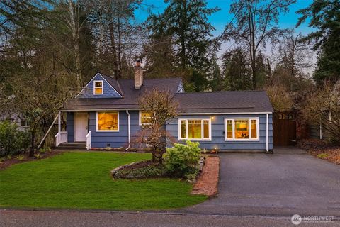 Photo of 14021 27th Avenue NE, Seattle, WA 98125 (MLS # 2466465)