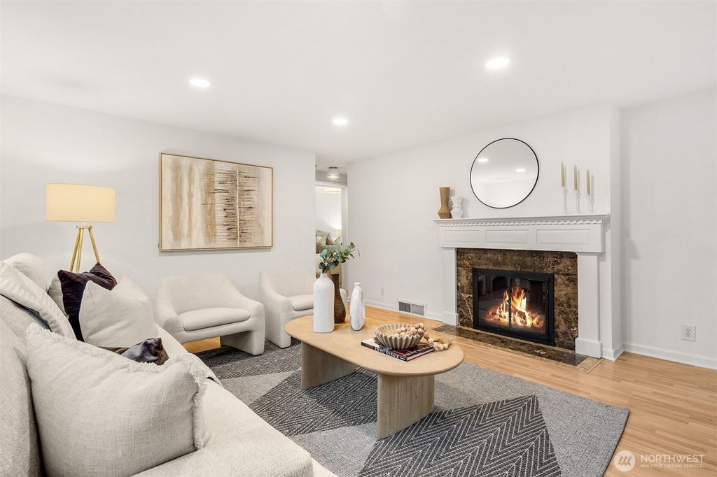 Photo of 14021 27th Avenue NE, Seattle, WA 98125 (MLS # 2466465)