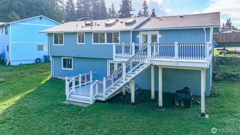 Photo of 2211 24th Avenue SE, Puyallup, WA 98374 (MLS # 2453333)