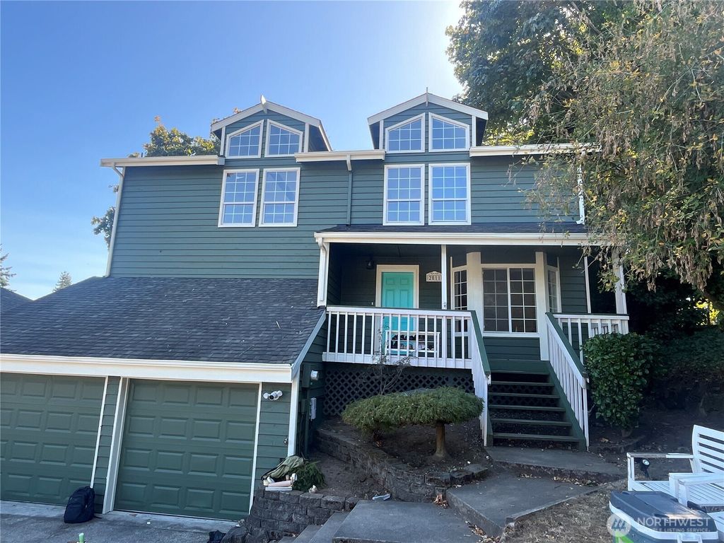 Photo of 2811 SW 350th Pl, Federal Way, WA 98023 (MLS # 2457128)