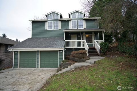 Photo of 2811 SW 350th Pl, Federal Way, WA 98023 (MLS # 2457128)