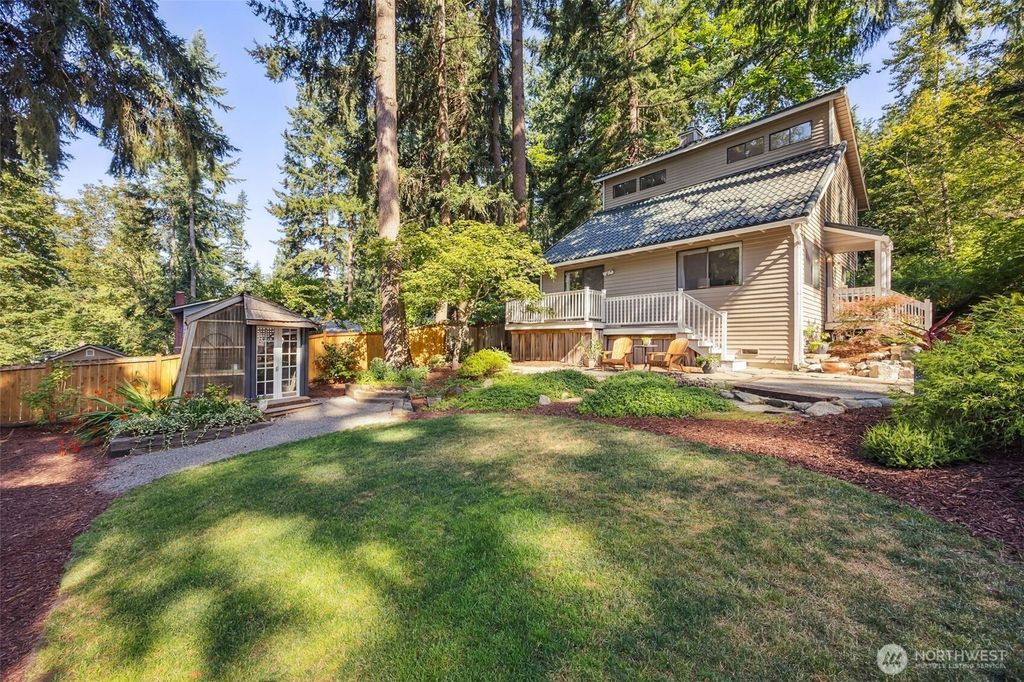 Photo of 21232 NE 12th Street, Sammamish, WA 98074 (MLS # 2409608)