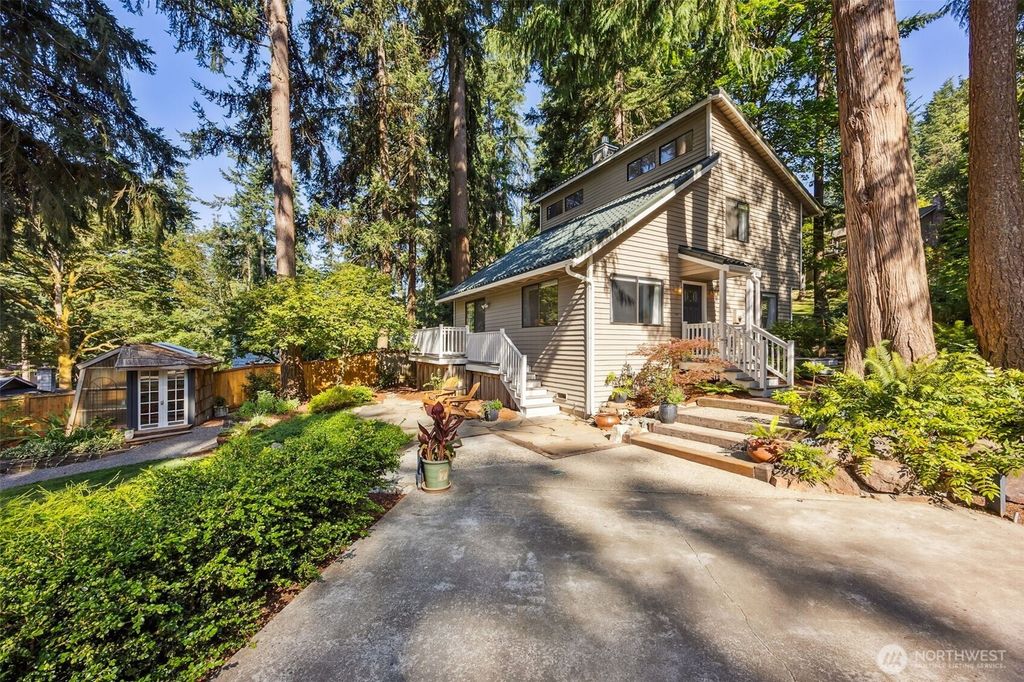 Photo of 21232 NE 12th Street, Sammamish, WA 98074 (MLS # 2409608)