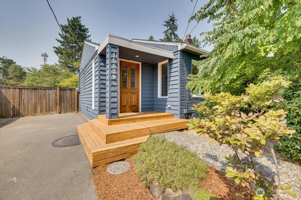 Photo of 15829 26th Avenue NE, Shoreline, WA 98155 (MLS # 2569136)