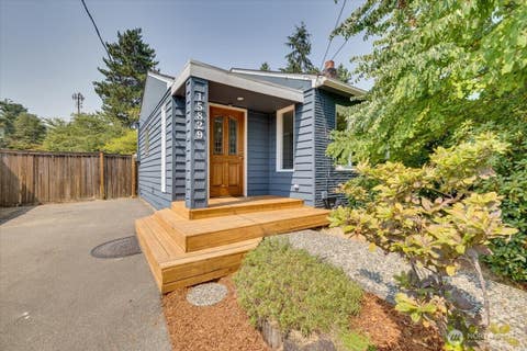 Photo of 15829 26th Avenue NE, Shoreline, WA 98155 (MLS # 2569136)