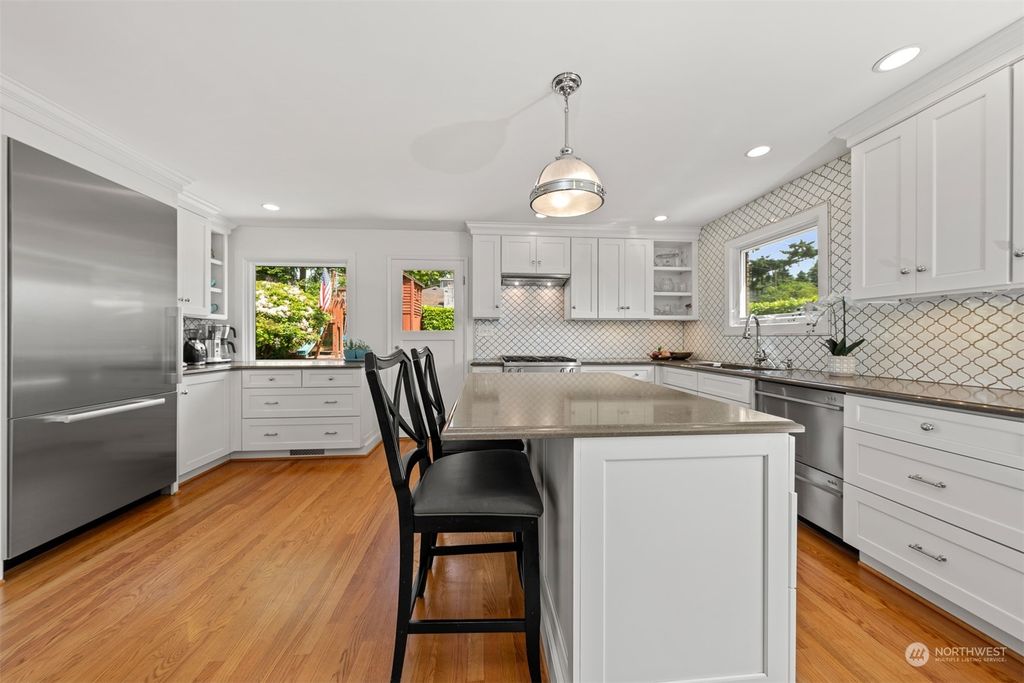 Photo of 106 N 117th Street, Seattle, WA 98133 (MLS # 2250161)
