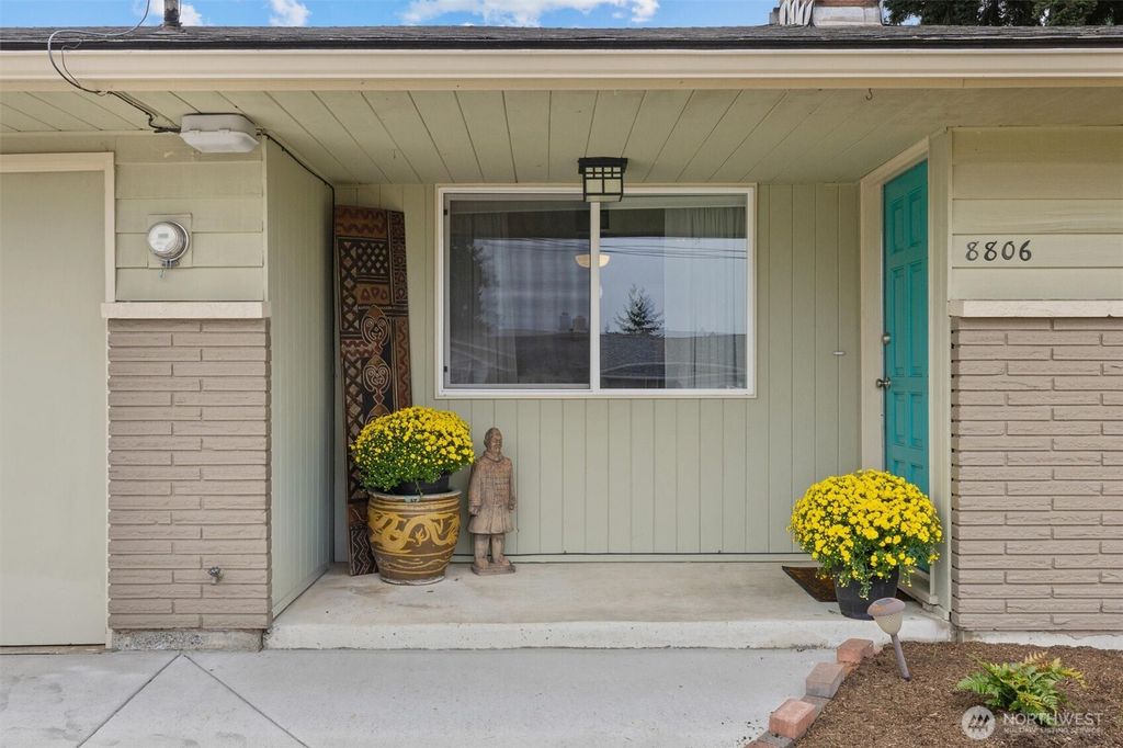 Photo of 8806 Cascadia Avenue, Everett, WA 98208 (MLS # 2428521)