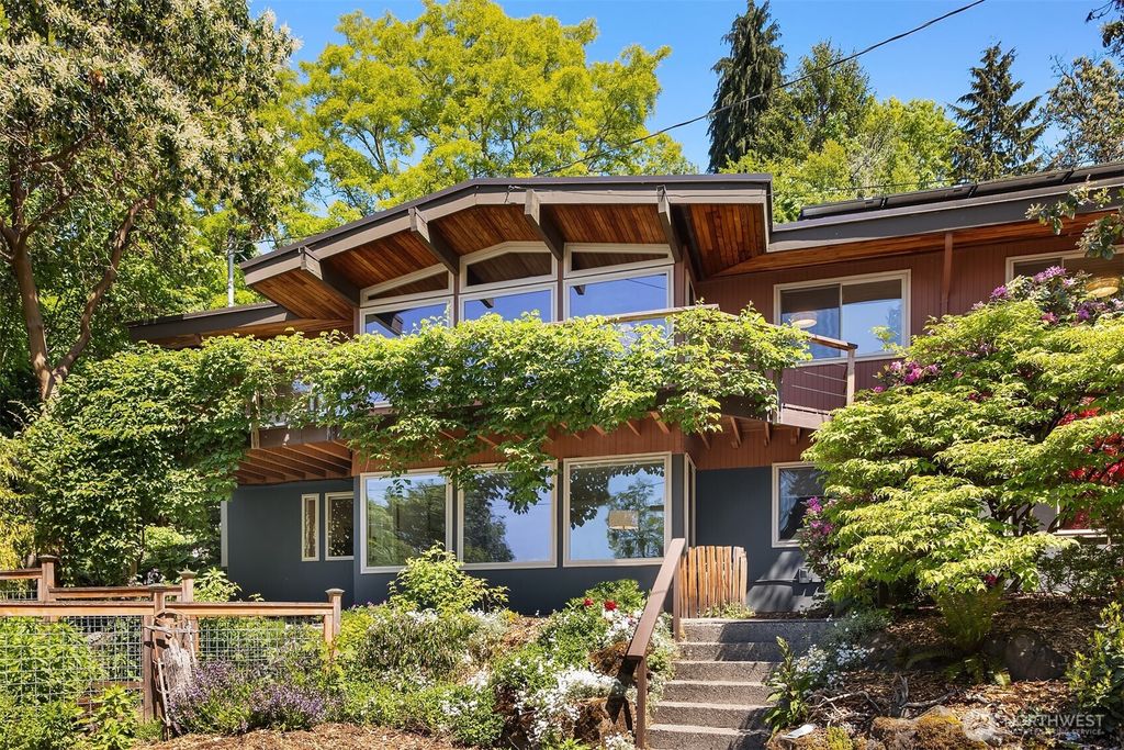 Photo of 4000 SW Myrtle Street, Seattle, WA 98136 (MLS # 2379345)