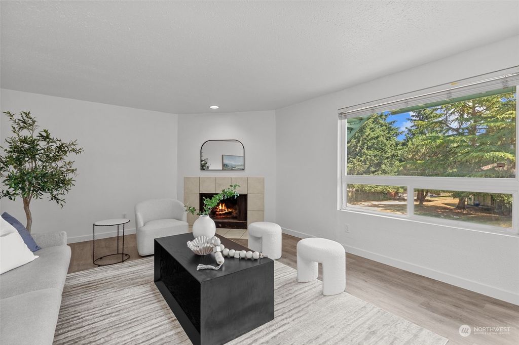 Photo of 2024 SW 318th Place #2A, Federal Way, WA 98023 (MLS # 2309870)