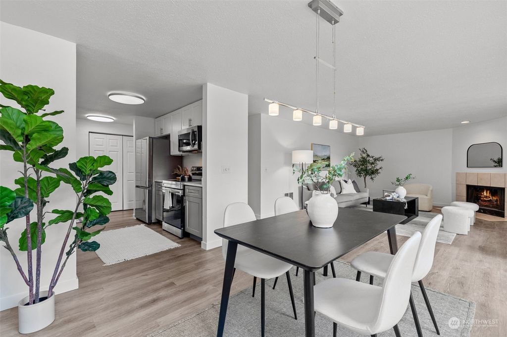 Photo of 2024 SW 318th Place #2A, Federal Way, WA 98023 (MLS # 2309870)