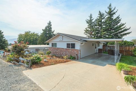 Photo of 602 N Larch Avenue, East Wenatchee, WA 98802 (MLS # 2437182)