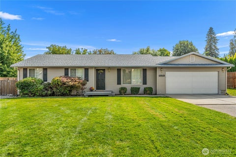 Photo of 1313 Welch Avenue, Wenatchee, WA 98801 (MLS # 2579058)