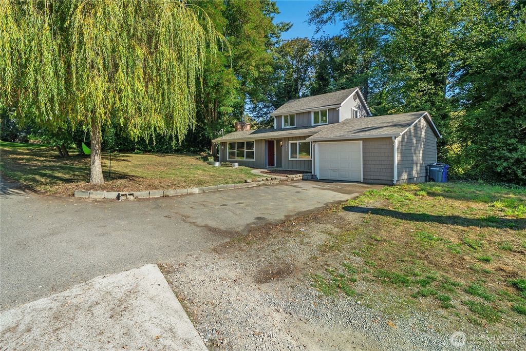 Photo of 1251 S 230th Street, Des Moines, WA 98198 (MLS # 2443099)