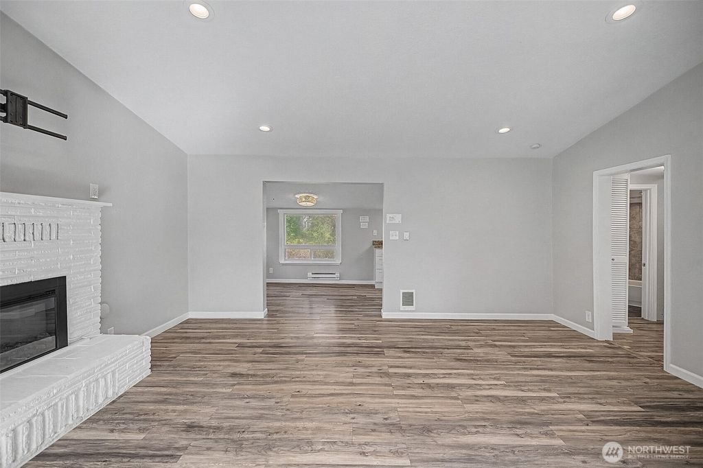 Photo of 1251 S 230th Street, Des Moines, WA 98198 (MLS # 2443099)