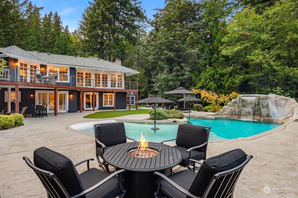 Photo of 16716 SE 34th Street, Bellevue, WA 98008 (MLS # 2297557)