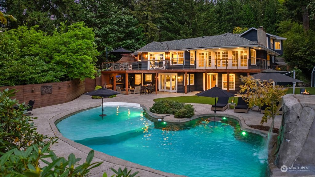 Photo of 16716 SE 34th Street, Bellevue, WA 98008 (MLS # 2297557)