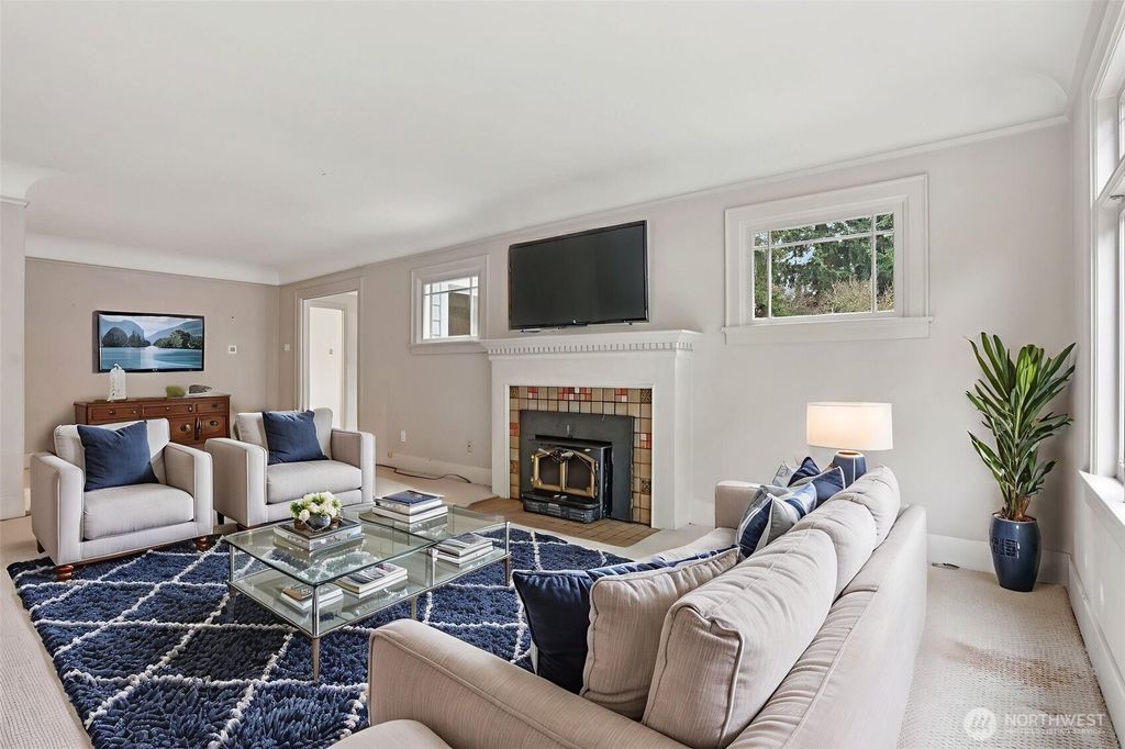 Photo of 3513 NE 187th Court, Lake Forest Park, WA 98155 (MLS # 2456645)