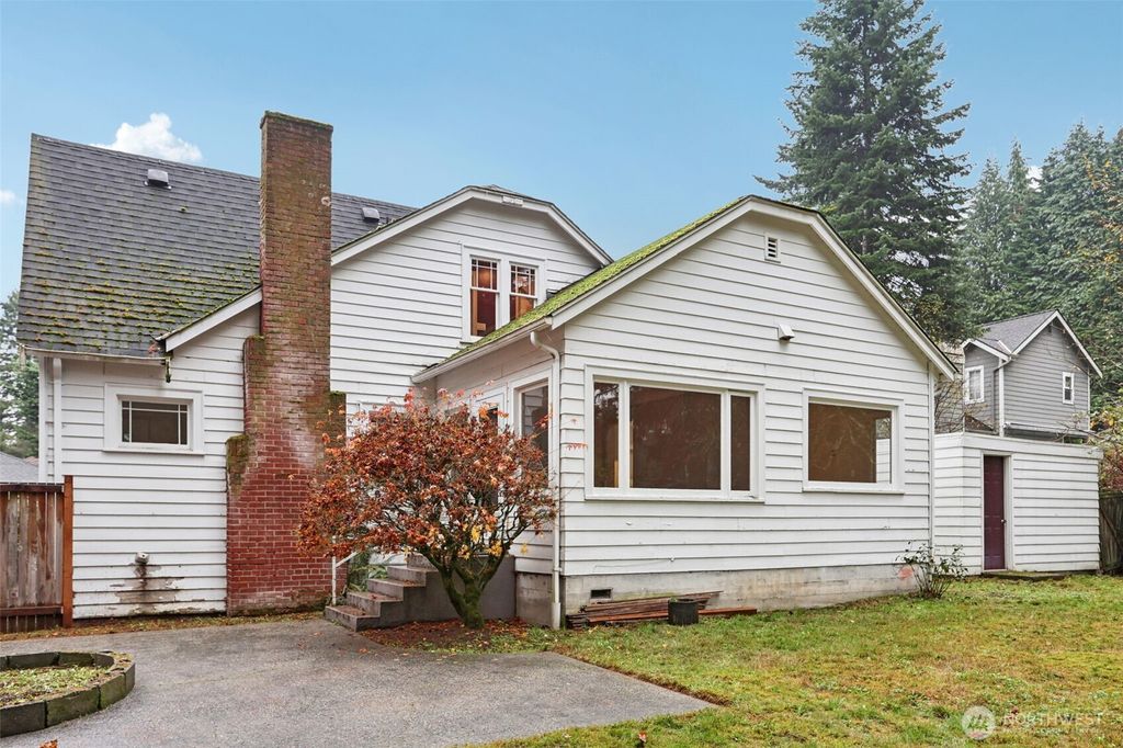 Photo of 3513 NE 187th Court, Lake Forest Park, WA 98155 (MLS # 2456645)