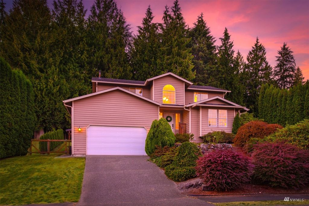 Photo of 11621 28th Street SE, Lake Stevens, WA 98258 (MLS # 1989331)