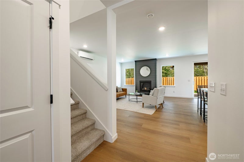 2944 Cedar View Way
