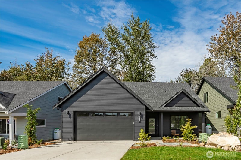 2944 Cedar View Way