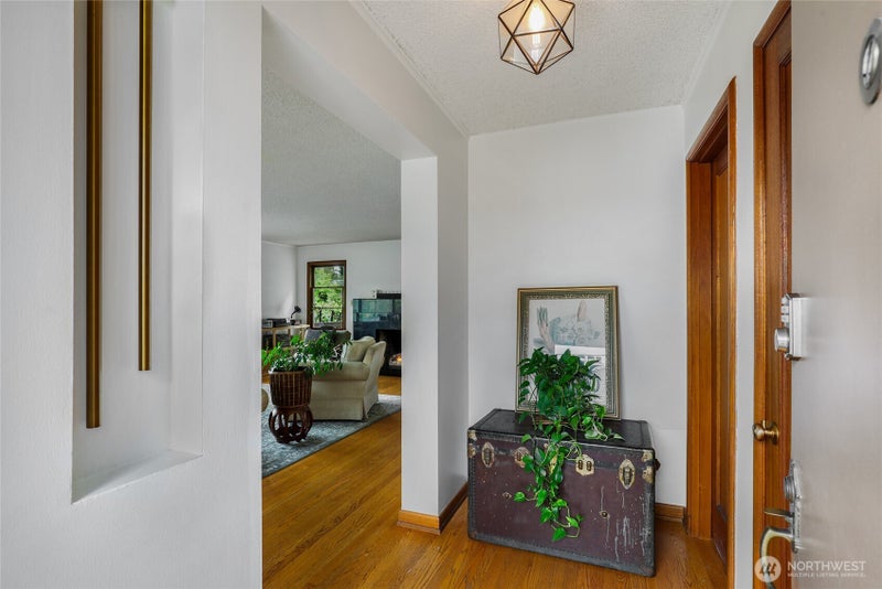 916 Harvard Avenue E