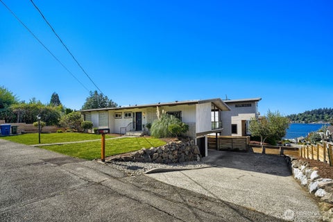 Photo of 3627 Wells Avenue N, Renton, WA 98056 (MLS # 2583768)