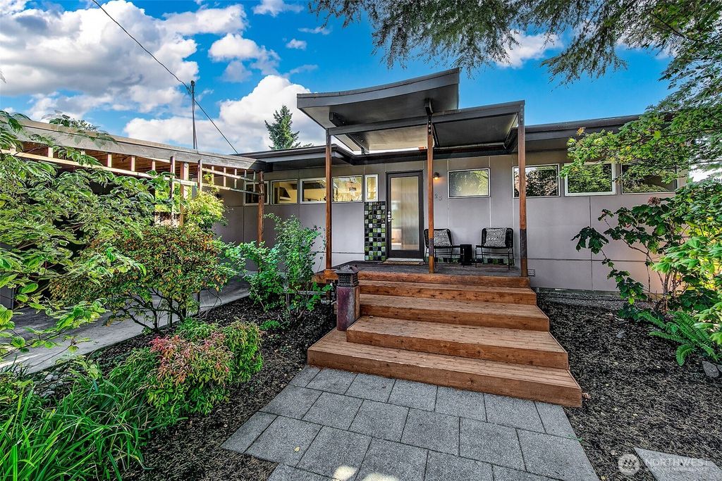 Photo of 123 N 40th Street, Seattle, WA 98103 (MLS # 2427293)