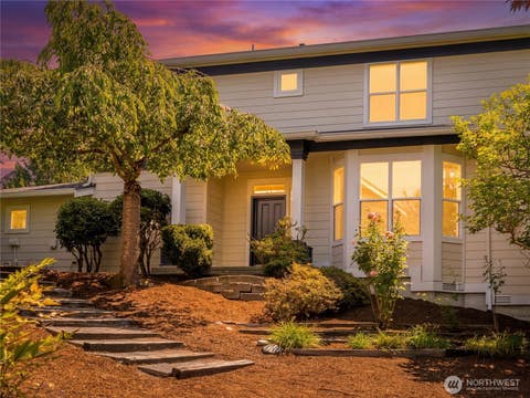 Photo of 23901 SE 7th Lane, Sammamish, WA 98074 (MLS # 2536943)