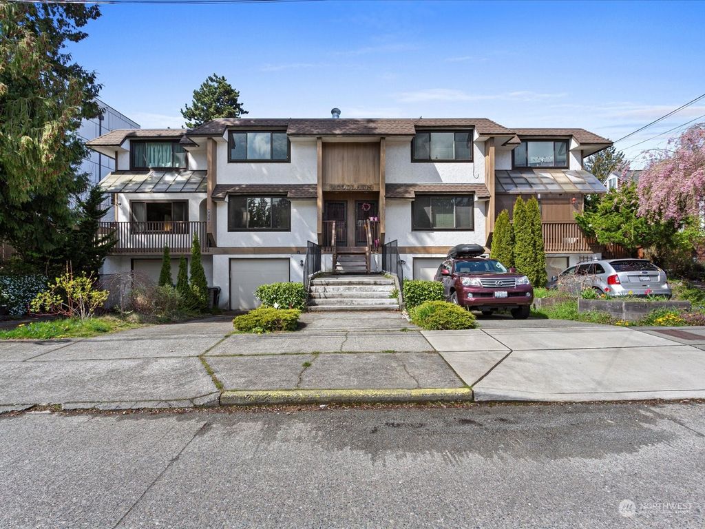 Photo of 9715 Woodlawn Avenue N, Seattle, WA 98103 (MLS # 2054370)