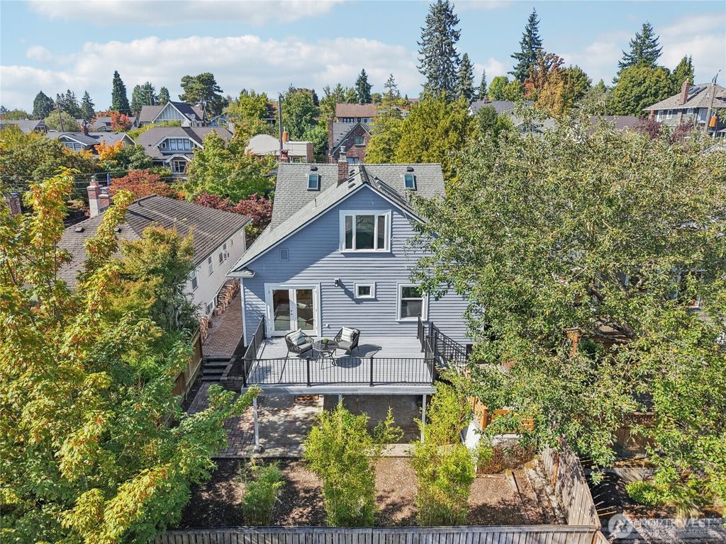 Photo of 4714 4th Avenue NE, Seattle, WA 98105 (MLS # 2433601)