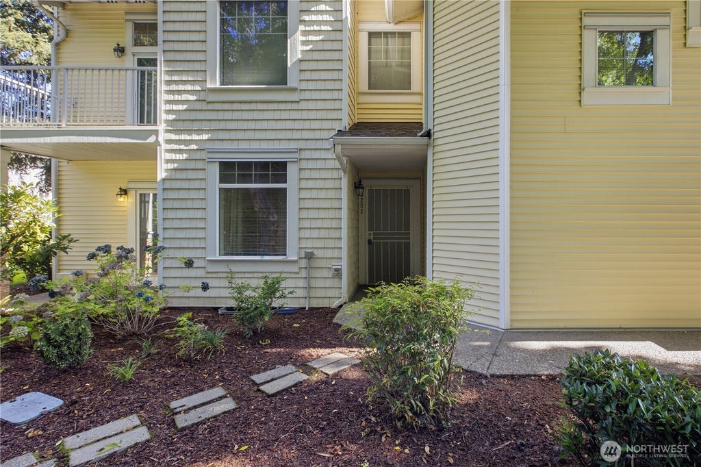 Photo of 23202 58th Avenue S #2-1, Kent, WA 98032 (MLS # 2566273)