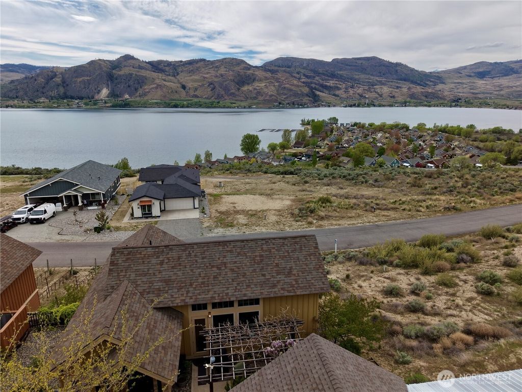 Photo of 122 Village Way, Oroville, WA 98844 (MLS # 2511205)