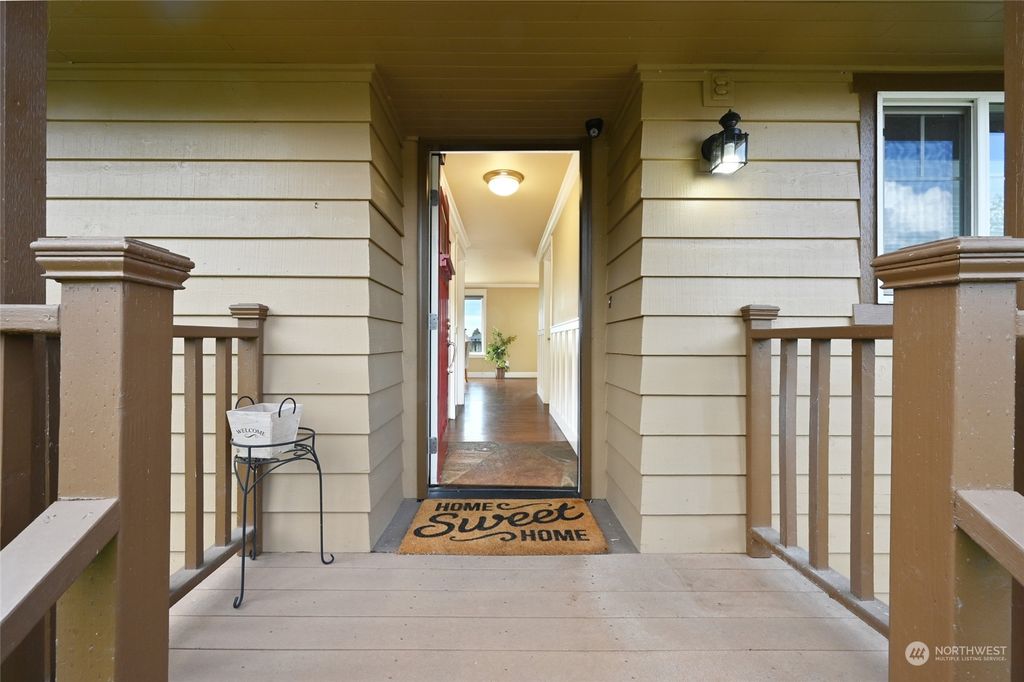 Photo of 2907 Park Avenue N, Renton, WA 98056 (MLS # 2308220)