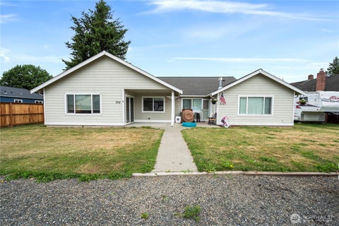Photo of 208 Noble Street, Sumas, WA 98295 (MLS # 2545617)