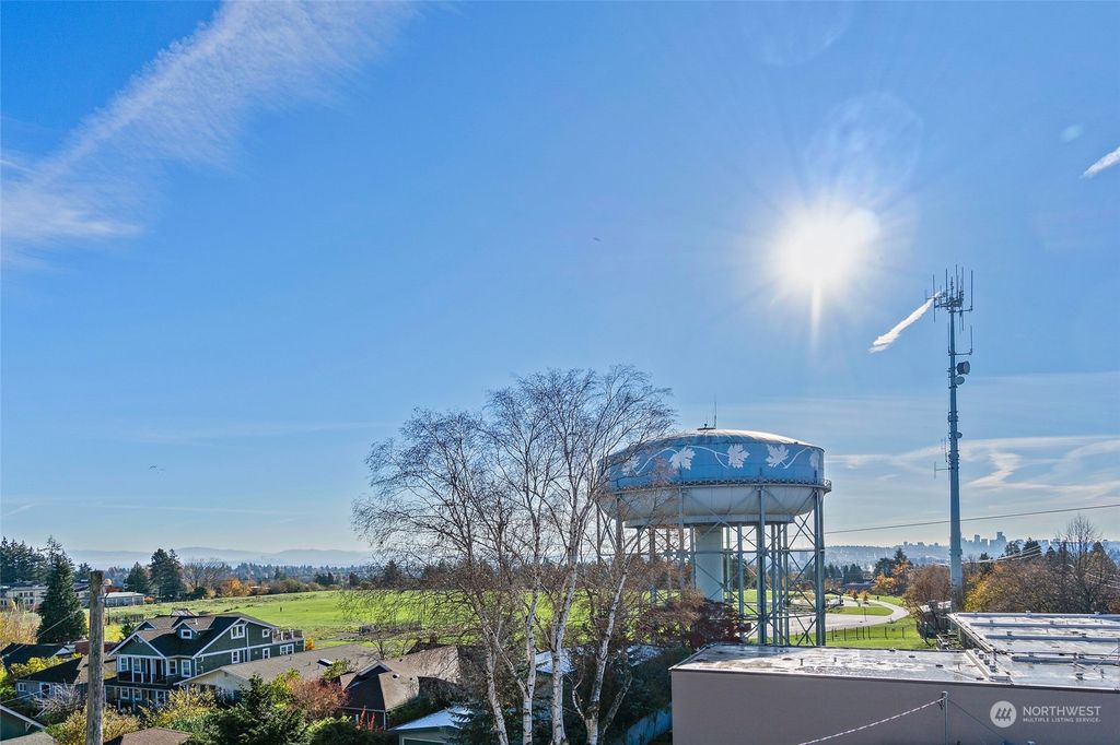 Photo of 1000 NE 88th Street #203, Seattle, WA 98115 (MLS # 2180088)