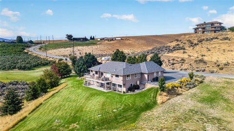 Photo of 2350 10th Street NE, East Wenatchee, WA 98802 (MLS # 2586371)