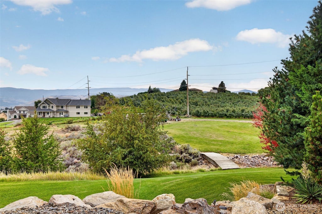 Photo of 2350 10th Street NE, East Wenatchee, WA 98802 (MLS # 2586371)