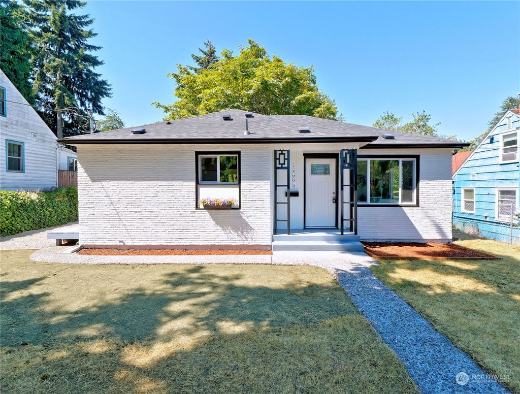 Photo of 12005 Renton Avenue S, Seattle, WA 98178 (MLS # 2263571)