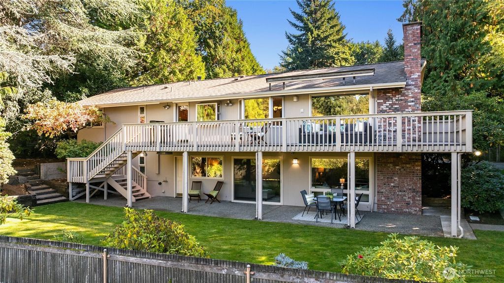Photo of 860 SW 174th Street, Normandy Park, WA 98166 (MLS # 2445988)