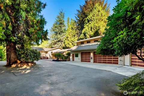 Photo of 860 SW 174th Street, Normandy Park, WA 98166 (MLS # 2445988)