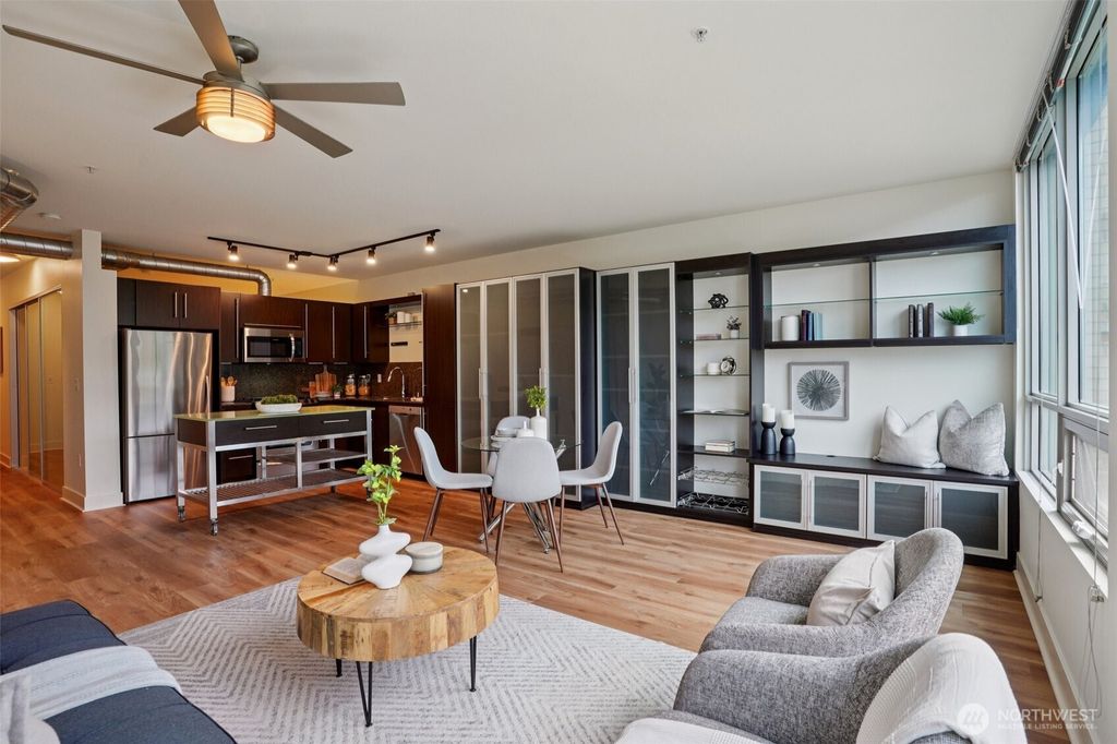 Photo of 530 Broadway E #504, Seattle, WA 98102 (MLS # 2429988)